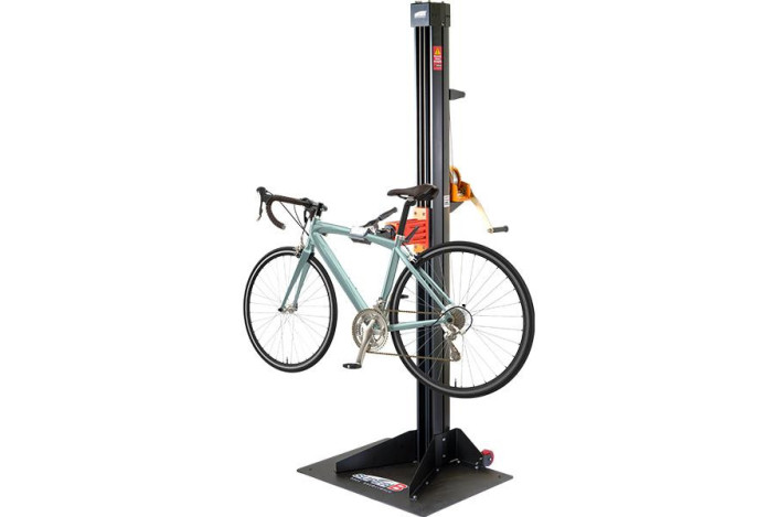 STOJAK ROWEROWY Z PODNOŚNIKIEM RĘCZNYM DO 60 KG