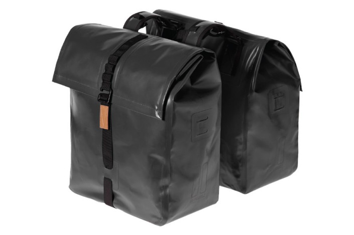 Sakwa miejska podwójna BASIL URBAN DRY DOUBLE BAG 50L, Universal Bridge System, 100% wodoodporna matt black (NEW)