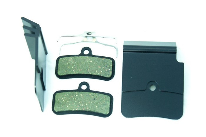 Klocki hamulcowe CLARKS dla SHIMANO (Shimano Saint i Zee), Z radiatorem odprowadzającym ciepło, Organiczne